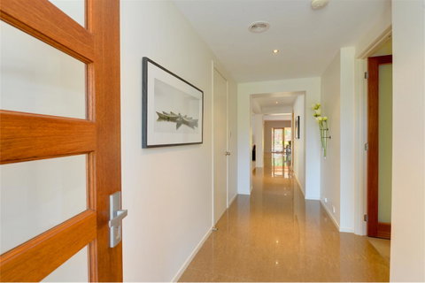 Newington Lakehouse - Great Ocean Road Tourism 15