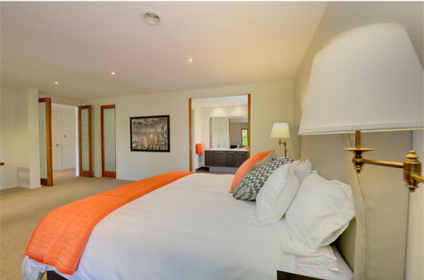 Newington Lakehouse - Great Ocean Road Tourism 4