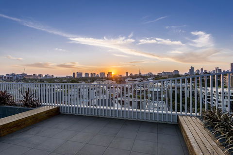Oaks Melbourne South Yarra Suites - Great Ocean Road Tourism 6