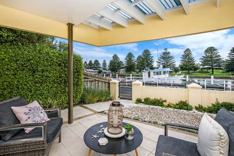 Edge17 Port Fairy Wharf - Great Ocean Road Tourism 16