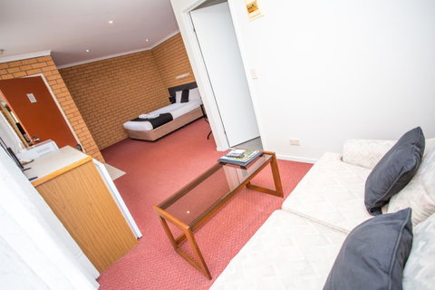 Blue Whale Motor Inn & Apartments - Great Ocean Road Tourism 6