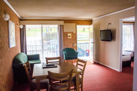 Blue Whale Motor Inn & Apartments - Great Ocean Road Tourism 2
