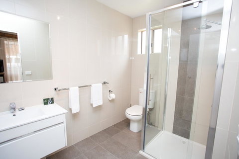Blue Whale Motor Inn & Apartments - Great Ocean Road Tourism 11
