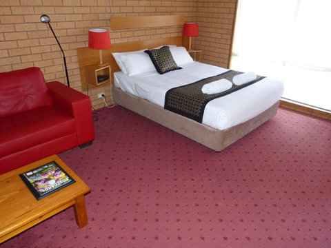 Blue Whale Motor Inn & Apartments - Great Ocean Road Tourism 26