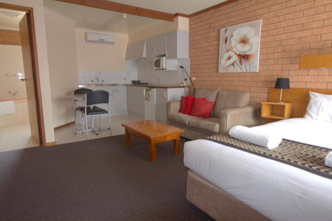 Blue Whale Motor Inn & Apartments - Great Ocean Road Tourism 20