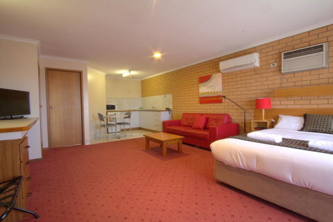 Blue Whale Motor Inn & Apartments - Great Ocean Road Tourism 17