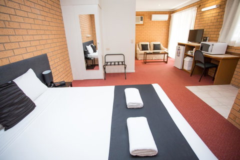Blue Whale Motor Inn & Apartments - Great Ocean Road Tourism 3