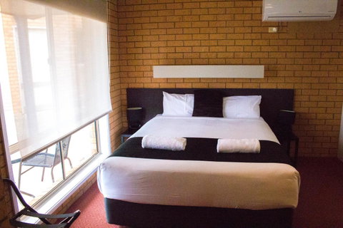 Blue Whale Motor Inn & Apartments - Great Ocean Road Tourism 4