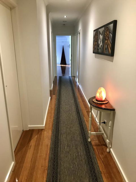 Black Lotus Townhouse - Great Ocean Road Tourism 9