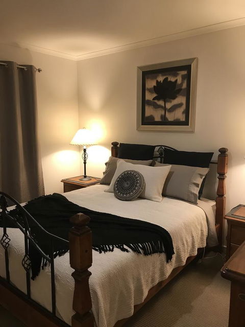 Black Lotus Townhouse - Great Ocean Road Tourism 4