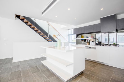 Docklands Waterfront Luxury Villa - Great Ocean Road Tourism 10