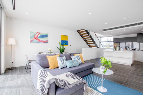 Docklands Waterfront Luxury Villa - Great Ocean Road Tourism 9
