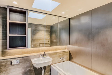 Docklands Waterfront Luxury Villa - Great Ocean Road Tourism 16