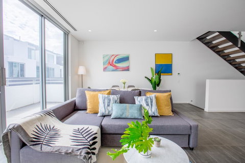 Docklands Waterfront Luxury Villa - Great Ocean Road Tourism 5