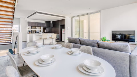 Docklands Waterfront Luxury Villa - Great Ocean Road Tourism 7