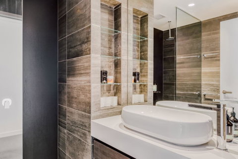 Docklands Waterfront Luxury Villa - Great Ocean Road Tourism 19