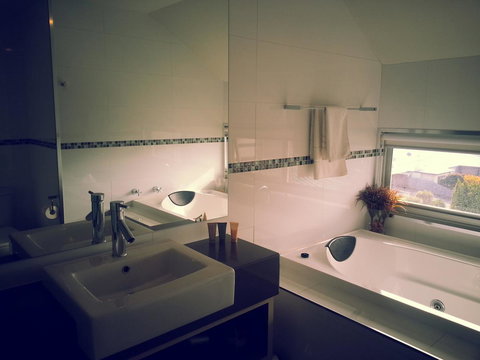 104 On Merri Apartments - Great Ocean Road Tourism 25