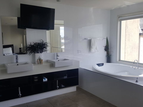 104 On Merri Apartments - Great Ocean Road Tourism 19