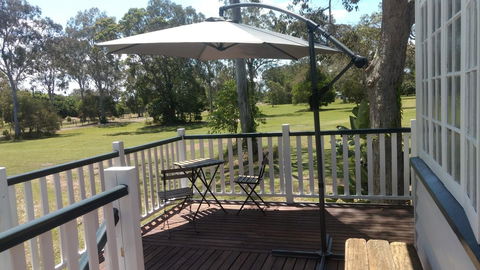 Lake Weyba Noosa Lodge & Kangaroos - Great Ocean Road Tourism 2
