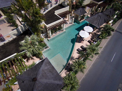 Sea Change Beachfront Apartments - Great Ocean Road Tourism 24