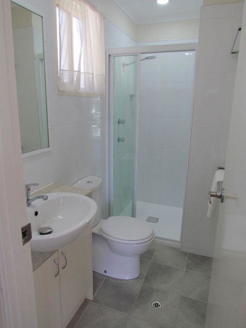 Alex Beach Cabins And Tourist Park - Great Ocean Road Tourism 37