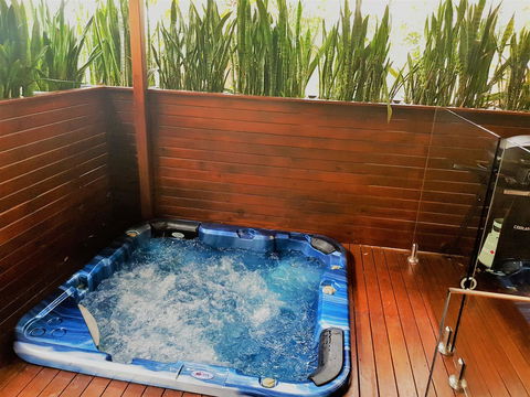 Pandanus Spa Cottage - Great Ocean Road Tourism 6