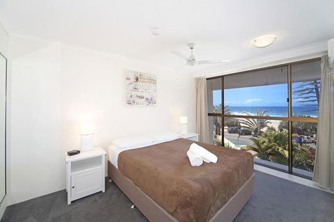 Coolum Caprice - Great Ocean Road Tourism 6