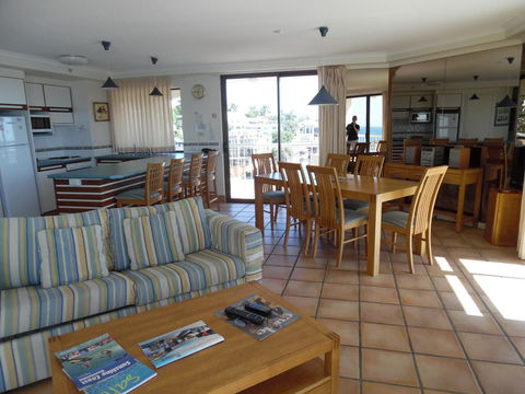 Coolum Caprice - Great Ocean Road Tourism 12