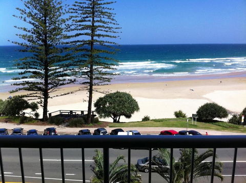 Coolum Caprice - Great Ocean Road Tourism 34