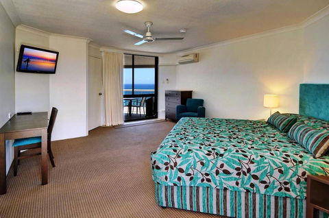 Coolum Caprice - Great Ocean Road Tourism 33