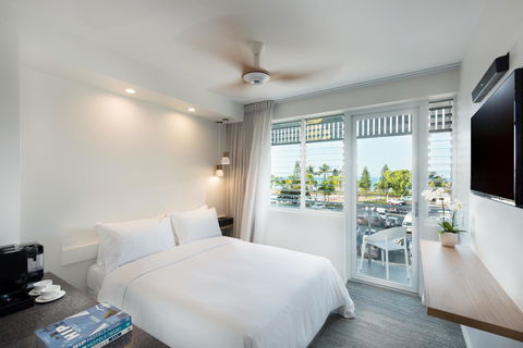 Heart Hotel And Gallery Whitsundays - Great Ocean Road Tourism 5