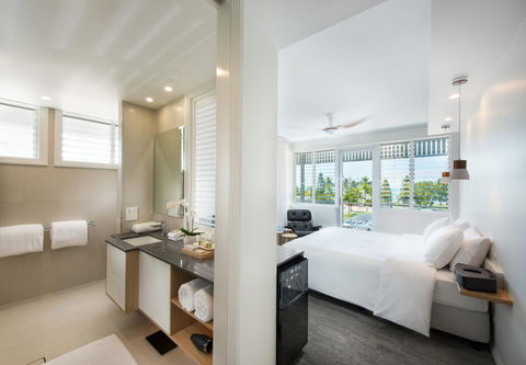 Heart Hotel And Gallery Whitsundays - Great Ocean Road Tourism 2