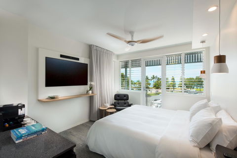 Heart Hotel And Gallery Whitsundays - Great Ocean Road Tourism 4