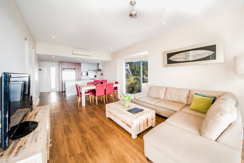 Whitsunday Reflections - Great Ocean Road Tourism 15