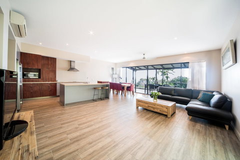 Whitsunday Reflections - Great Ocean Road Tourism 10