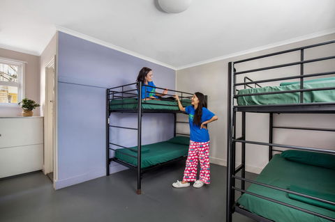Backpackers In Paradise 18-35 Hostel - Great Ocean Road Tourism 3