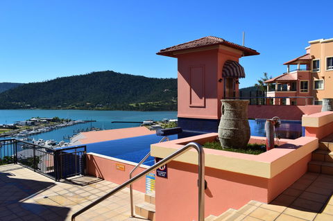 Martinique Whitsunday Resort - Great Ocean Road Tourism 30