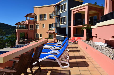 Martinique Whitsunday Resort - Great Ocean Road Tourism 9