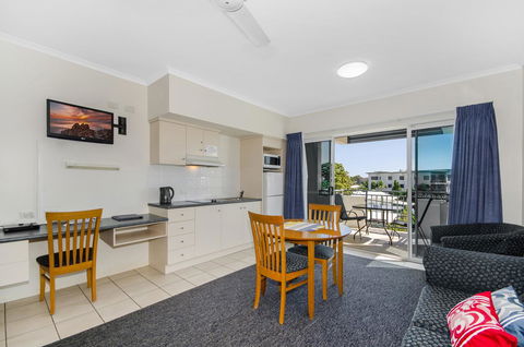 Madison Ocean Breeze Apartments - Great Ocean Road Tourism 12