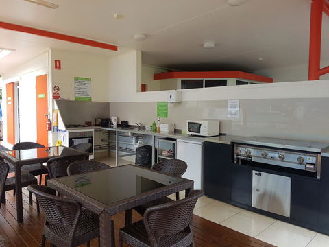 Port Douglas Motel - Great Ocean Road Tourism 35