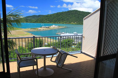 Ocean Views At Whitsunday Terraces Resort - Great Ocean Road Tourism 5