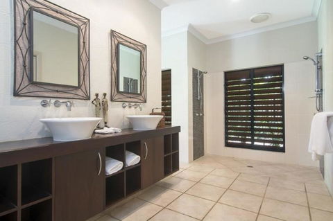 Tranquility By The Course Port Douglas - Great Ocean Road Tourism 10