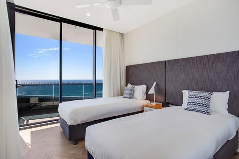 Iconic Kirra Beach Resort - Great Ocean Road Tourism 28