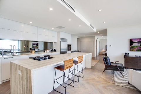 Iconic Kirra Beach Resort - Great Ocean Road Tourism 24