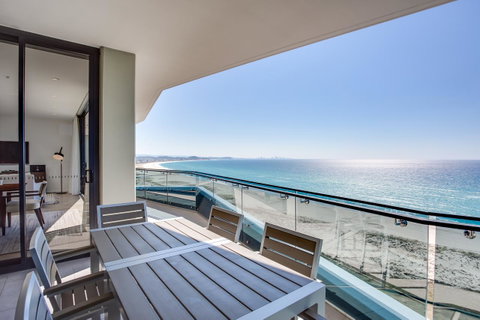 Iconic Kirra Beach Resort - Great Ocean Road Tourism 21