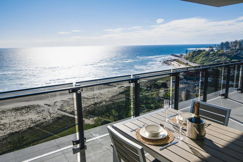 Iconic Kirra Beach Resort - Great Ocean Road Tourism 26
