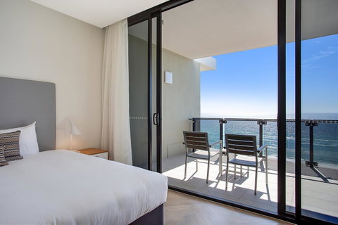 Iconic Kirra Beach Resort - Great Ocean Road Tourism 35