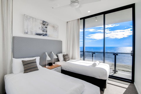 Iconic Kirra Beach Resort - Great Ocean Road Tourism 38