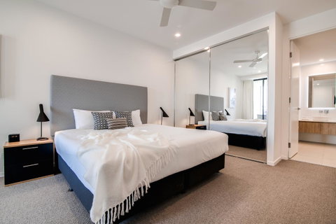 Iconic Kirra Beach Resort - Great Ocean Road Tourism 1