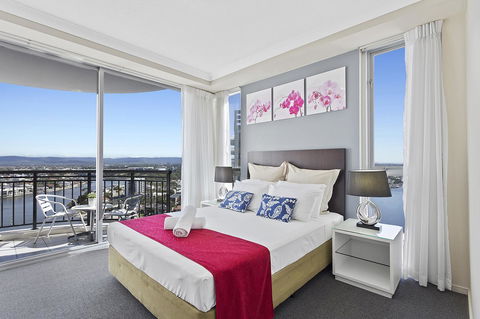 Beach Stay - Ocean & Riverview Resort Chevron Renaissance Central Surfers Paradise - Great Ocean Road Tourism 8